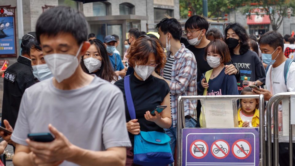 China começou a estocar máscaras meses antes da pandemia