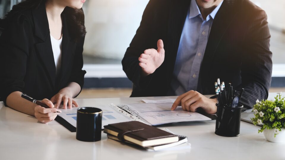 Reestruturação e Recuperação Judicial: o roteiro para a reinvenção empresarial e a prevenção do colapso financeiro