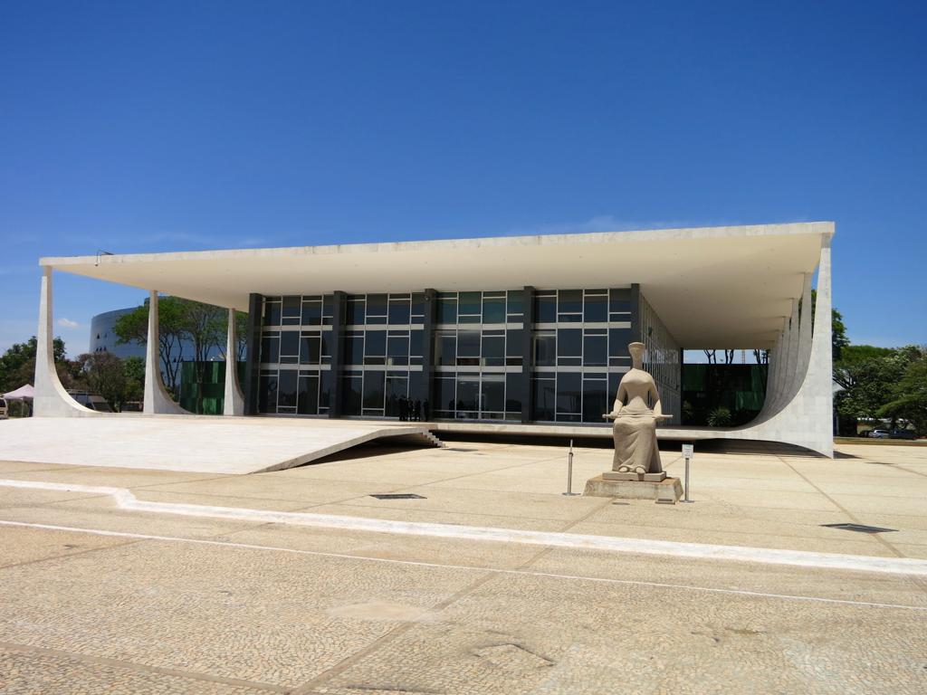 Integrantes do Tribunal já dizem, reservadamente, ver indicativos claros de que há indícios para investigar a presidente Dilma por tentativa de obstrução da Justiça. | Pedro H. Bernardo/Folhapress