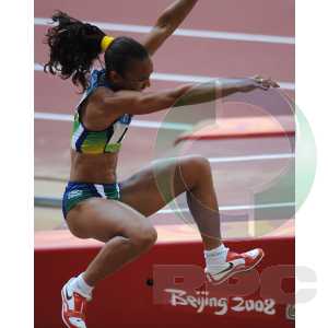 Keila: poeta na escola; hoje, peona de fábrica | G1/Globo Online