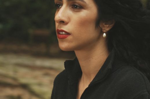 Marisa Monte no palco do Teatro Guaíra, em Curitiba, em abril de 2006 | Pedro Serápio - Arquivo GP