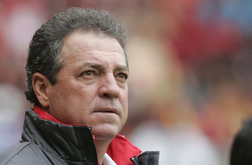 Atlético sofre nas mãos da arbitragem e perde para o Internacional Abel Braga faz várias mudanças no Internacional | Albari Rosa / Gazeta do Povo