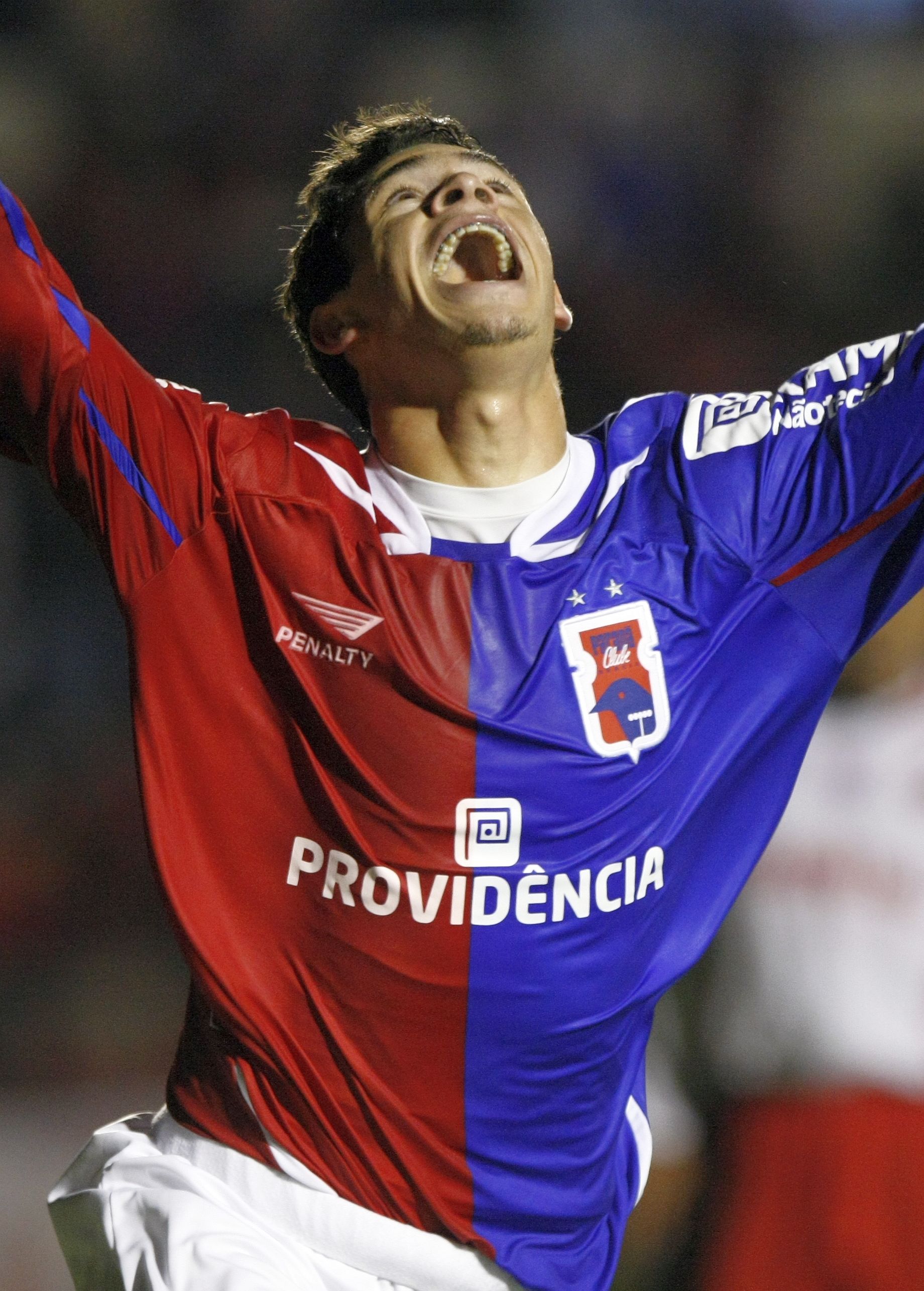 Neguette foi um guerreiro e quis continuar em campo mesmo machucado, mas técnico Lori Sandri não deixou | Antônio Costa / Gazeta do Povo