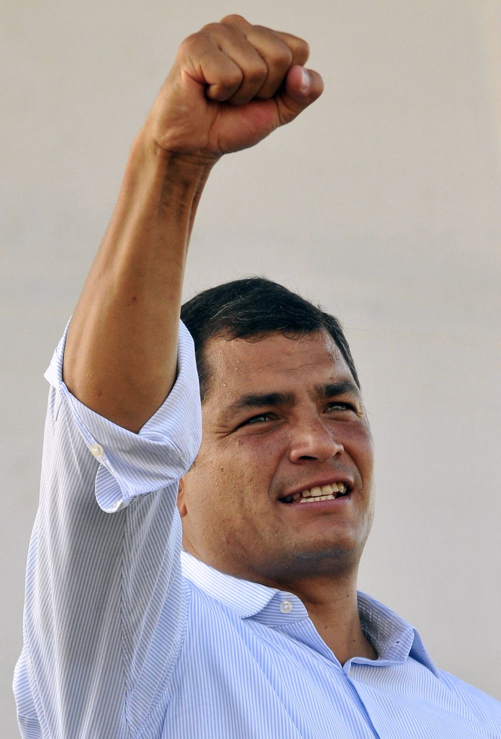 O presidente do Equador, Rafael Correa, comemora a provável vitória de seu partido nas eleições para a Assembléia Constituinte | Reuters