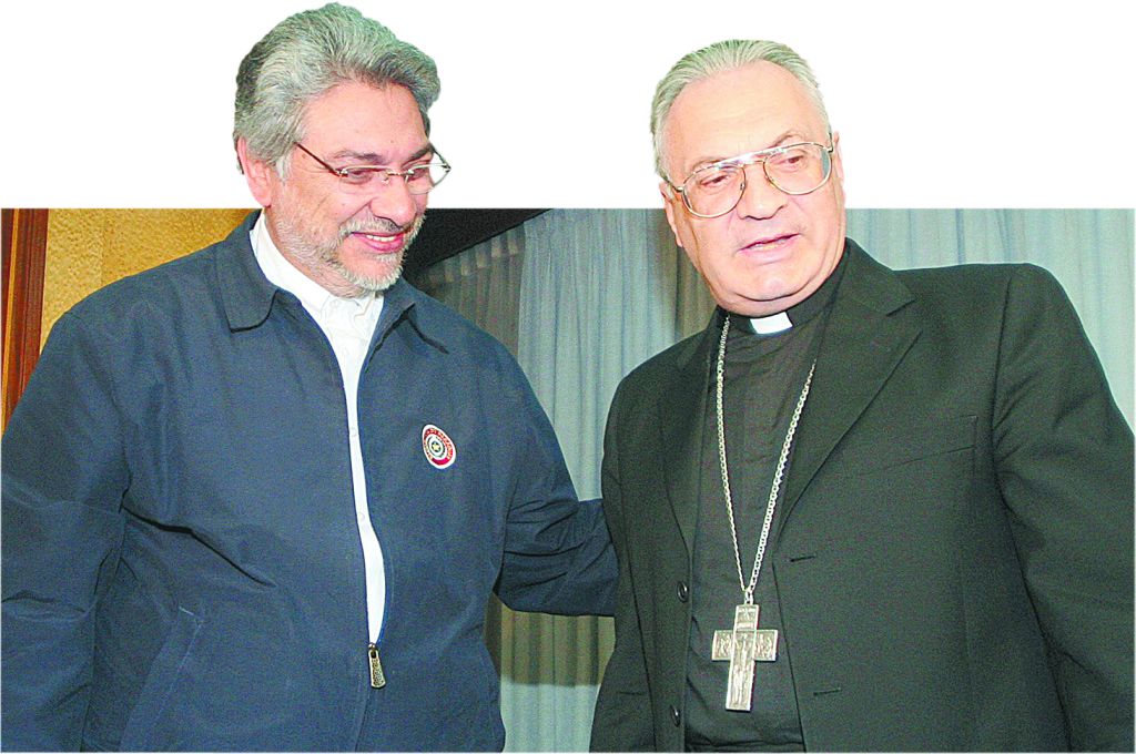 Fernando Lugo com monsenhor Orlando Antonini, em Assunção: decisão sem volta | Jorge Adorno/Reuters