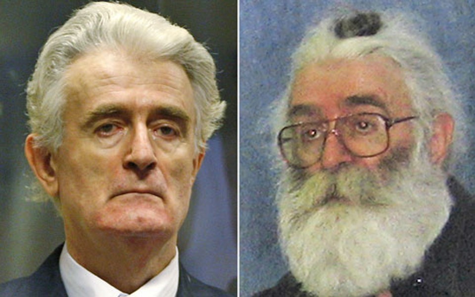 Karadzic durante sua primeira aparição no Tribunal Penal Internacional (à esq.) e em foto divulgada após sua prisão (à dir.) | Reuters