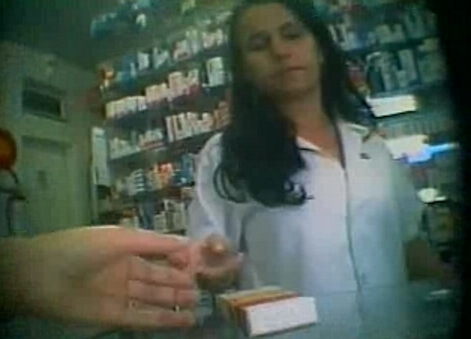 Farmacêutica alega que não recebeu nenuma informação sobre a proibição do medicamento | Reprodução Jornal Hoje