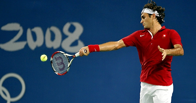 Roger Federer espantou a zebra salvadorenha ao vencer Arevalo tranqüilamente por 2 sets a 0 | PHILIPPE HUGUEN/AFP