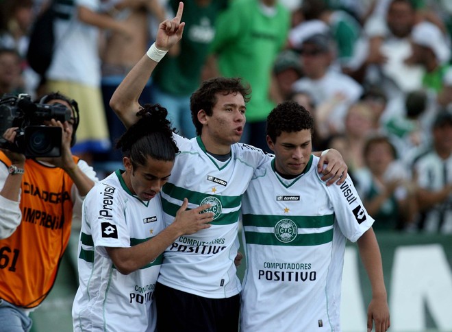 Carlinhos Paraíba e Marlos também se destacaram em campo e fizeram a festa com o K9 |