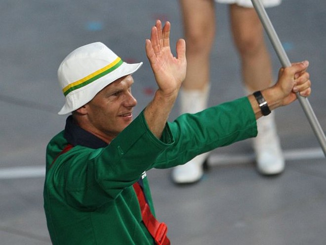 Robert Scheidt é porta-bandeira do Brasil na abertura dos Jogos de Pequim |
