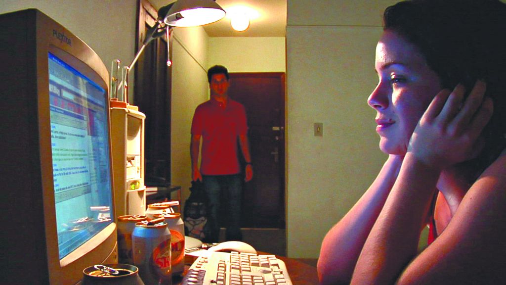 Leandra Leal vive uma personagem inserida no universo da escrita e dos relacionamentos no mundo virtual | Divulgação