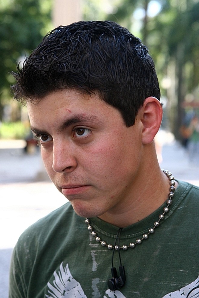 Tiago Roberto Inglez - Montador - Tiago diz que não sabe o que é commodity, ou especulação. Após uma breve explicação, ele conclui: 