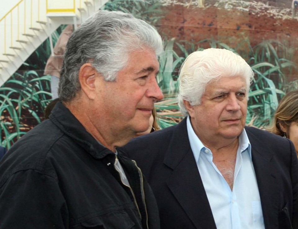 Roberto Requião e Eduardo, superintendente do Porto de Paranaguá: ainda não está claro se o irmão terá de ser demitido | Hedeson Alves/Gazeta do Povo