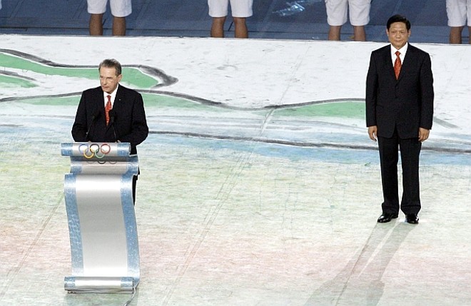 O presidente do COI, Jacques Rogge, discursa na abertura dos Jogos |