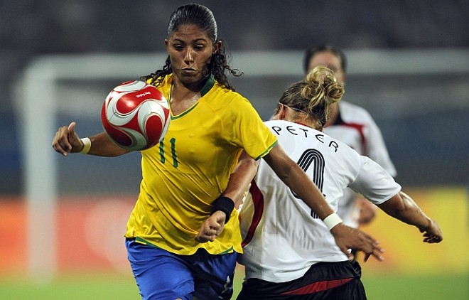 Cristiane passa por Peter da Alemanha |