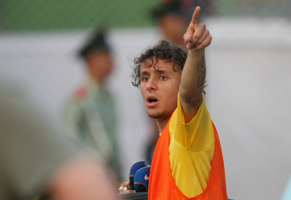 Werder Bremen e Schalke liberam Diego e Rafinha (foto), mas exigem seguro da CBF | RODOLFO BUHRER/REUTERS