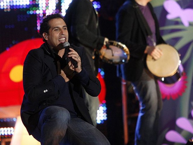 Inimigos da HP cantam 