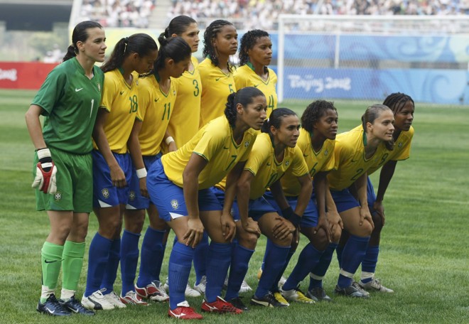 Time brasieliro posa para foto oficial antes do jogo |
