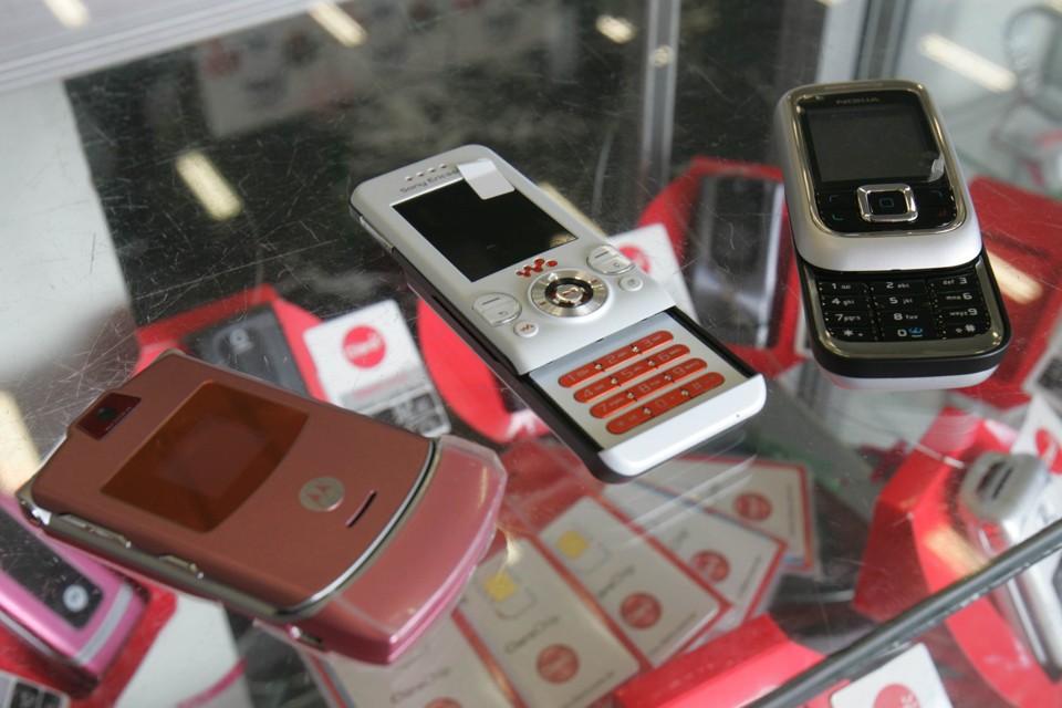 A partir de 1º de setembro os usuários que trocarem de operadora poderão manter o mesmo número de telefone celular | Daniel Castellano/Gazeta do Povo