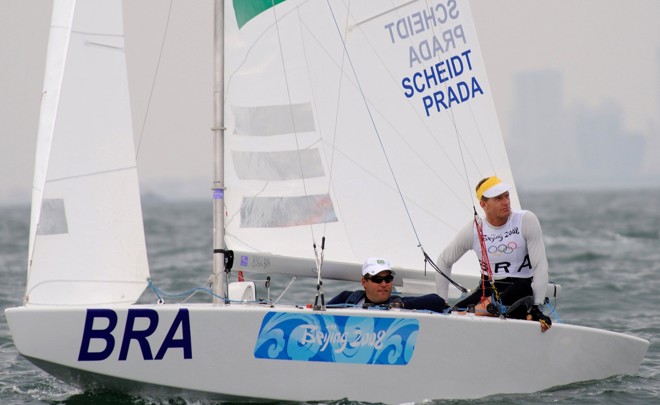 Barco de Robert Scheidt e Bruno Prada conquistam a prata em Pequim |