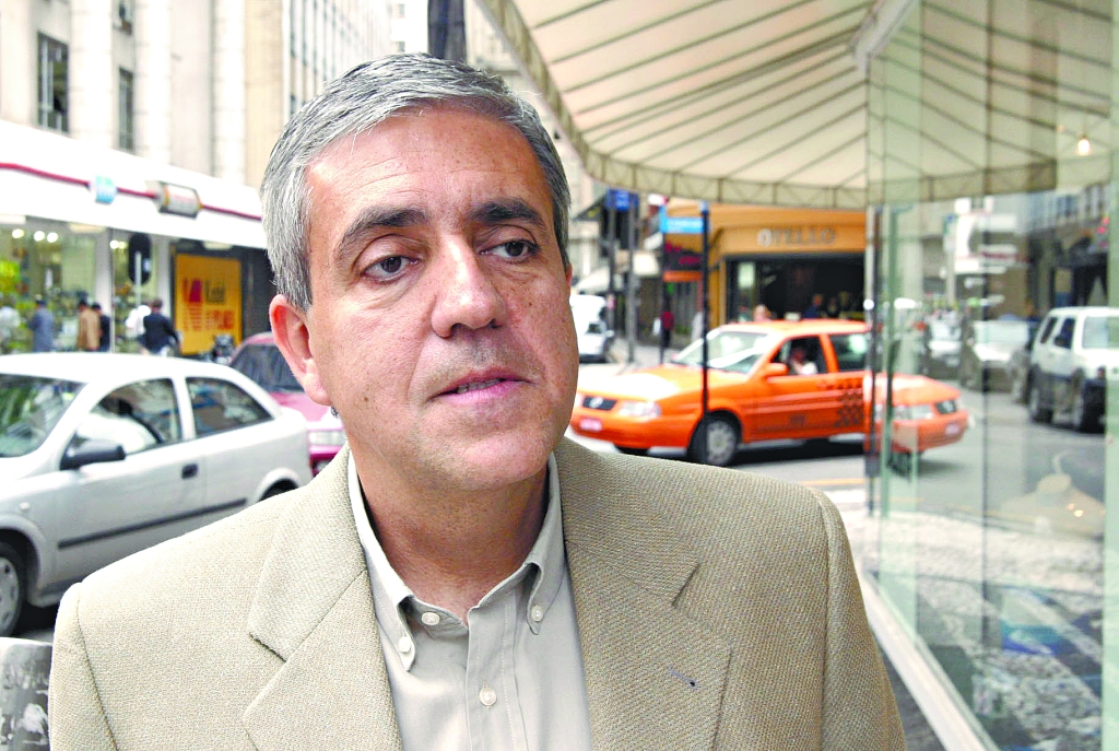 José Castello: segundo o autor de A Literatura na Poltrona, a crônica não é ficção, não é poesia e não é crítica | Luiz Costa/Gazeta do Povo