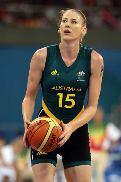 Lauren Jackson fez nada menos do que 18 pontos e ainda pegou 10 rebotes na estréia australiana em Pequim | Mark Dadswell / Getty Images / Site Oficial Pequim 2008
