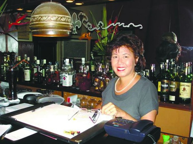 Nossa cordial chinesa- Clara Chao Decock brinda aniversário, ao lado do marido, Jean Paul, na sexta, dividindo atenções entre o seu tradicional restaurante e os Jogos Olímpicos de Pequim. A família Chao é uma das pioneiras da imigração chinesa para Curitiba. Por isso Clara criou os 