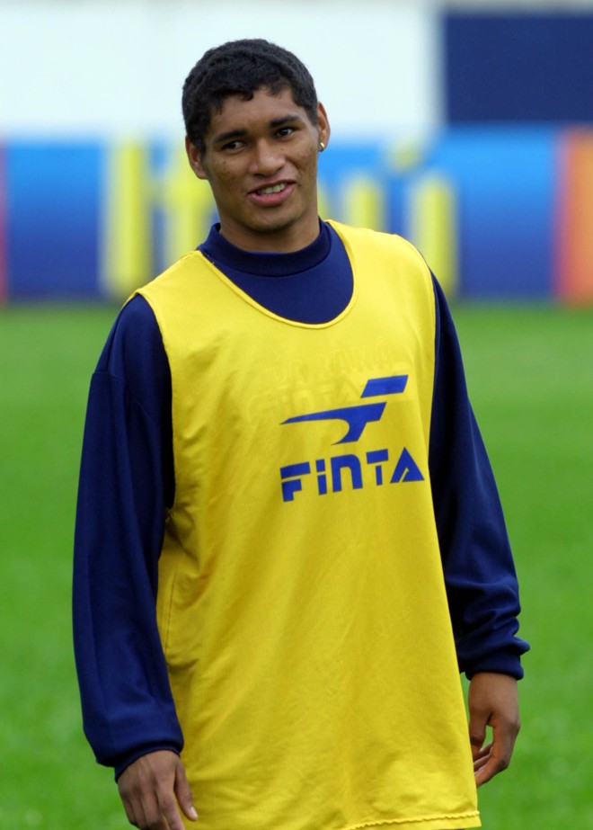 Revelado pelo Paraná, lateral Fabinho retorna ao clube que o projetou |