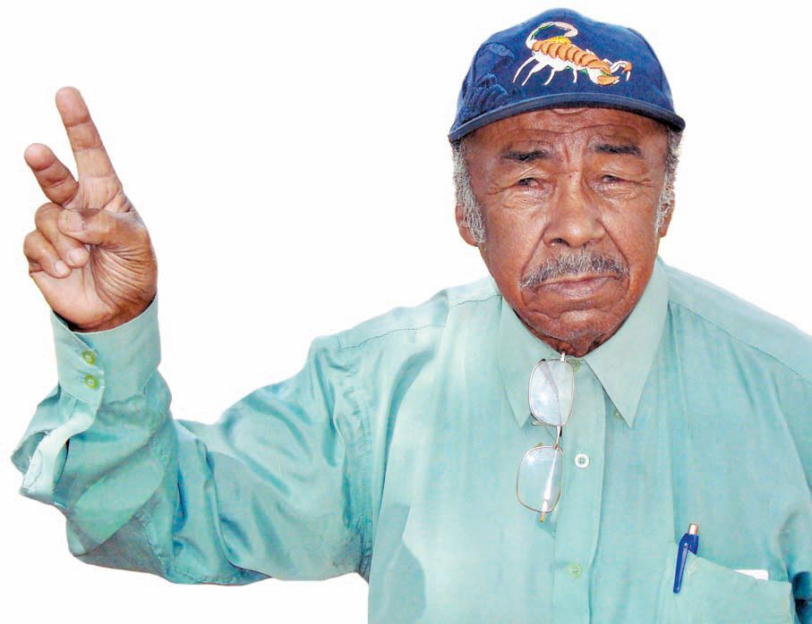 Eu faço o que o Zeca não faz. Estou sempre em contato com o povo.Juayaraci Magarinary Kuyaraguy, o Goiano, candidato a prefeito pelo PSDC | Asmar Nunes/Gazeta do Povo