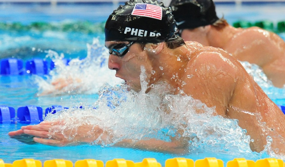 Na luta pela quebra do recorde de sete ouros de Mark Spitz, vitória nos 200m medley é fundamental para Michael Phelps | François-Xavier Marit / AFP