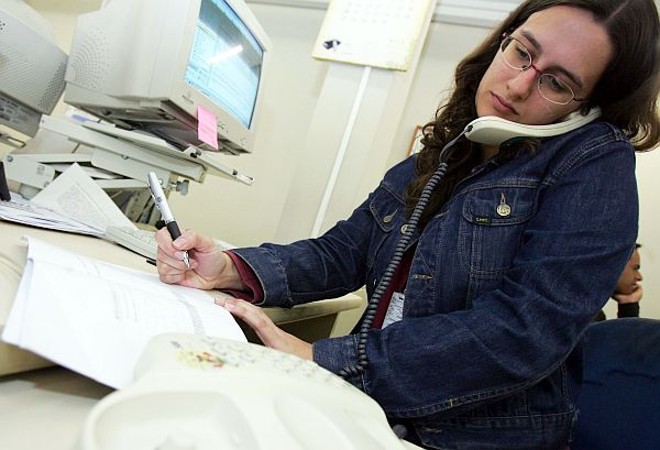 Repórter conferiu o call center de três empresas. Duas solicitações foram atendidas, mas um serviço foi impossível de ser cancelado. | 