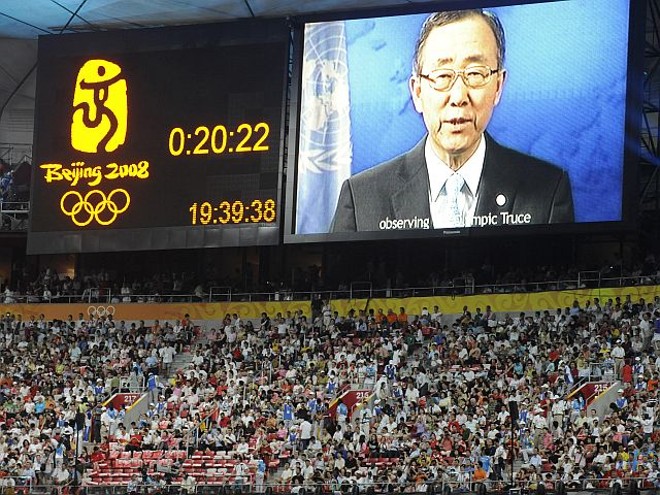 Secretário-geral da ONU, Ban Ki-Moon discursa na abertura dos Jogos Olímpicos de Pequim |