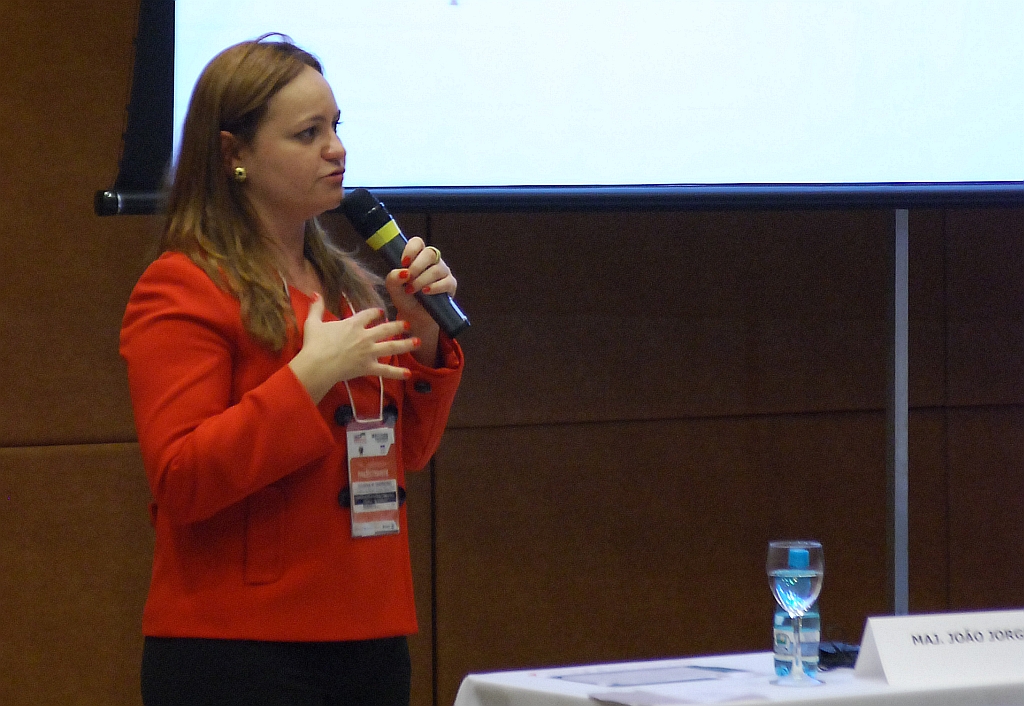 Juliana Barroso: A maioria dos policiais encontra-se desmotivada | Robson Sampaio