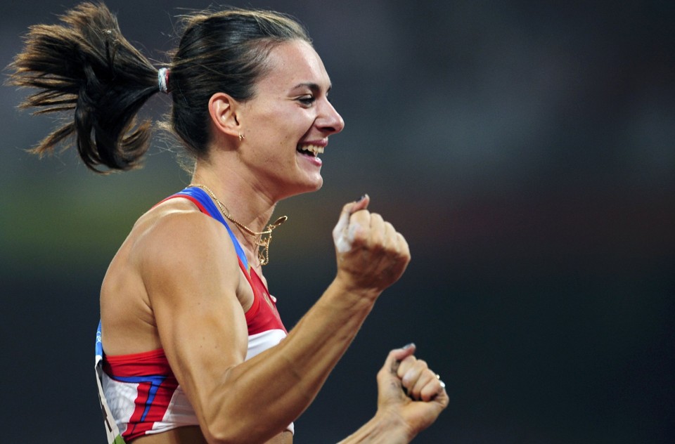 Yelena comemora recorde mundial e medalha de ouro | Reuters