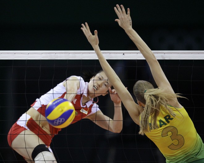 Seleção feminina de vôlei vence China por 3 sets a 0 na semifinal |