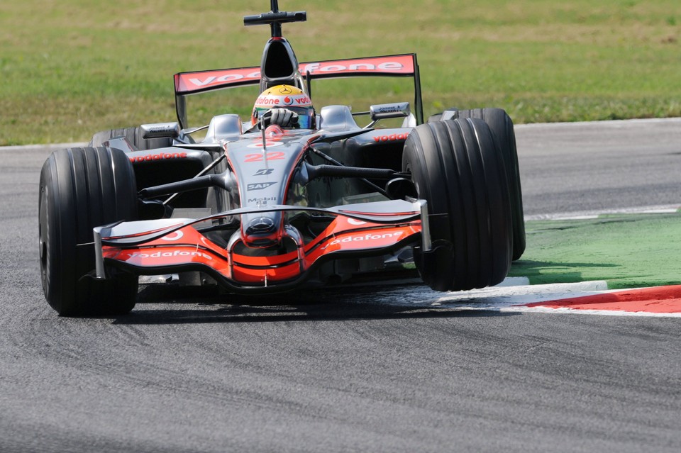 Lewis Hamilton liderou com folga em mais um dia de testes em Monza | Giuseppe Cacace / AFP