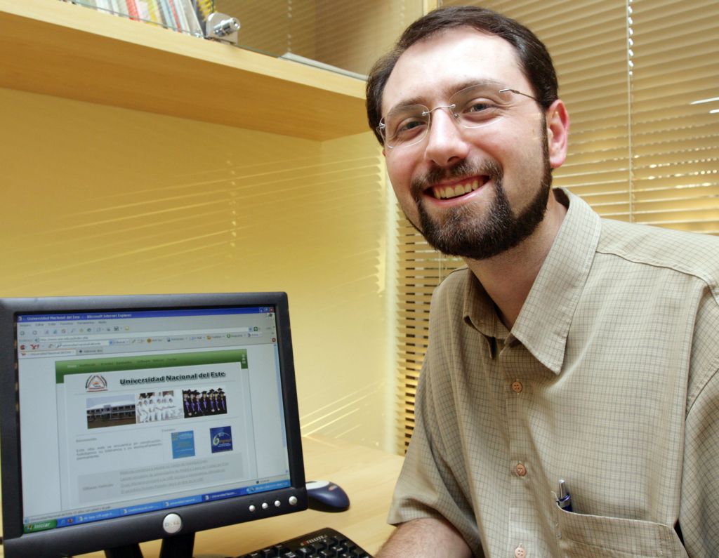 Se a legislação na época já permitisse isso que está sendo proposto agora, eu teria ganhado tempo e não precisaria passar dois anos entre idas e vindas a Porto Alegre para cumprir as horas de estágio exigidas e os requisitos para a validação do diploma.Marcello Paskulin, professor que estudou no Paraguai, sobre a integração das universidades | Christian Rizzi/Gazeta do Povo