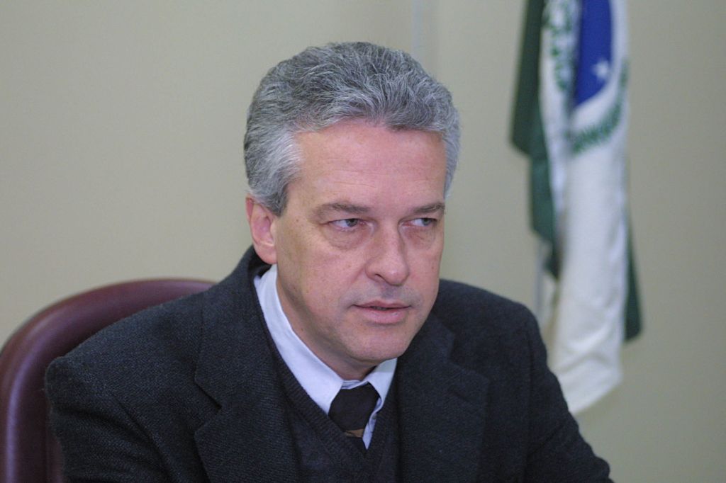 Com a compensação imediata, havia uma vantagem dupla para as empresas. Elas compravam os precatórios mais baratos, mas os trocavam pelo valor inicial e não esperavam na fila pelo recebimento dos títulos.Lineu Kirchner, procurador do Ministério Público | Luiz Costa/arqiuvo/Gazeta do Povo