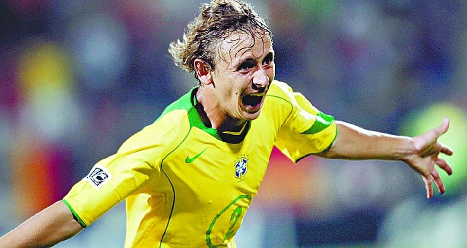Rafinha em ação pela seleção sub-20, em 2005: carreira programada com cuidado | Toussaint Kluiters/Reuters