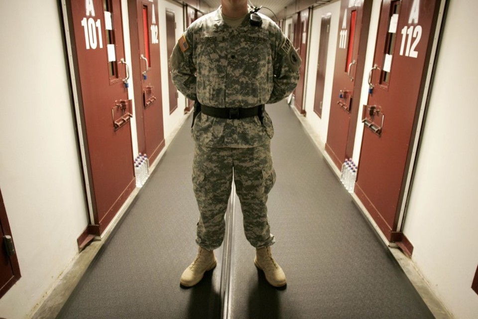 Base naval de Guantánamo julgou o motorista de bin Laden: Hamdan protegia o líder da Al Qaeda, no Afeganistão, diz promotor | Joe Skipper / Reuters