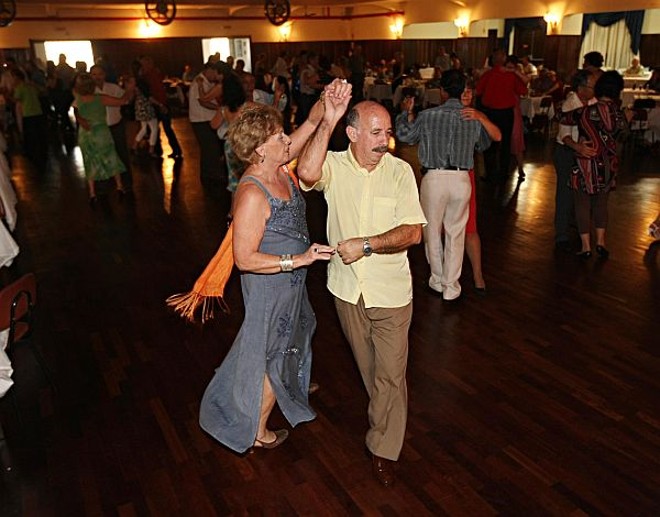 Amaury Notaroberto e Elenice Lins: dançarinos quase profissionais |