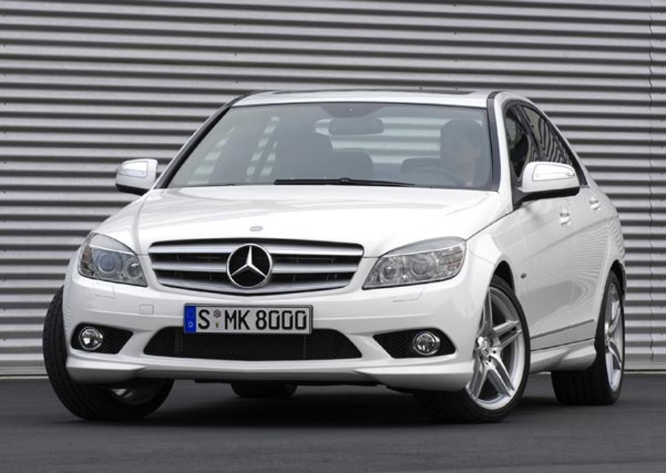 Mercedes-Benz C 350 Sport chega ao Brasil | Divulgação