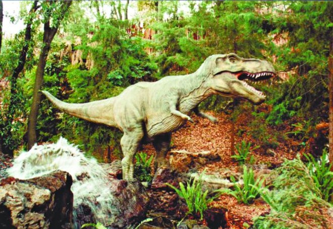 Mundo Jurássico: réplica do temido Tiranossauro Rex, de seis metros e meio de altura, é a principal atração da exposição |