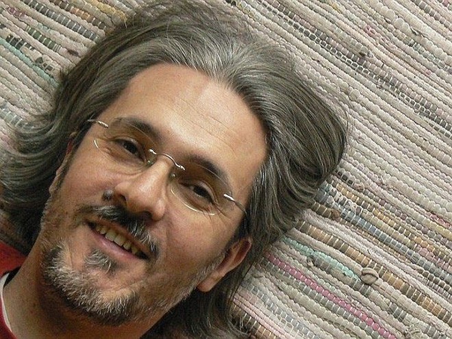 Carlos da Costa Coelho mistura popular e erudito no Teatro Paiol |