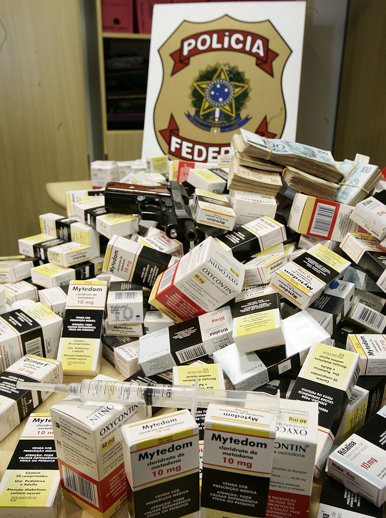 Material apreendido pela Polícia Federal na Operação Tarja Preta, deflagrada ontem na grande Curitiba | Marcelo Elias/Gazeta do Povo