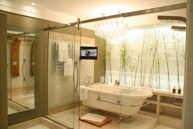 Modelo vitoriano da IDT Banheiras usada em uma sala de banho de casal pelos arquitetos gaúchos Carol F. Heck e Gustavo Heck. Preço sob consulta |