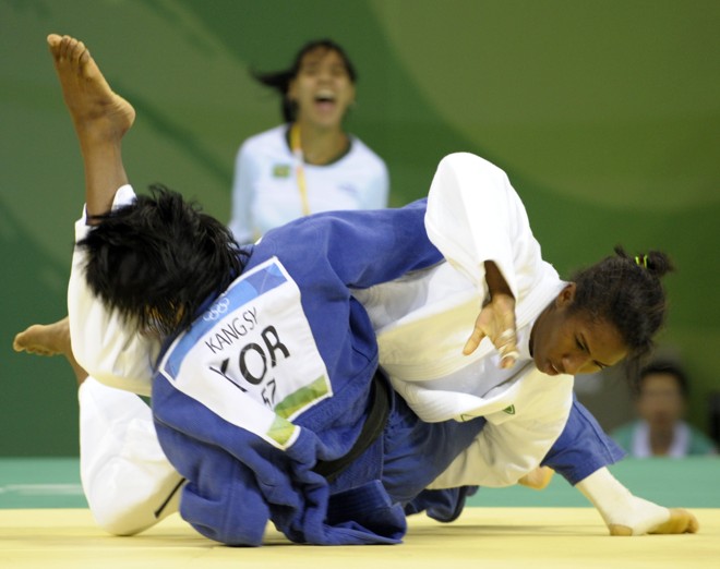 Na estréia em Pequim, Ketleyn Quadros bateu a sul-coreana Sin-Young Kang |