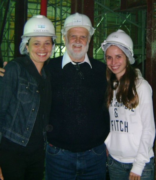 O empresário Salomão Soifer e sua neta Liana Soifer receberam nesta semana Andrea Pupo (à esq.), gerente de expansão da Cinemark, maior rede de cinemas do país, em meio às obras do Shopping São José. O empreendimento, prestes a ser inaugurado em São José dos Pinhais, contará com cinco salas de exibição com capacidade total para mil lugares | 