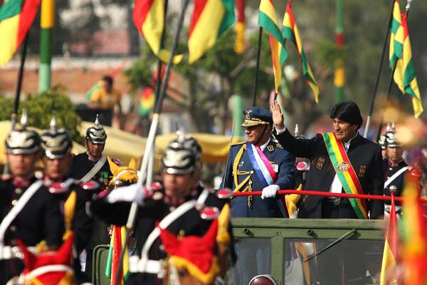 Evo Morales celebra a independência boliviana em Cochabamba | Reuters