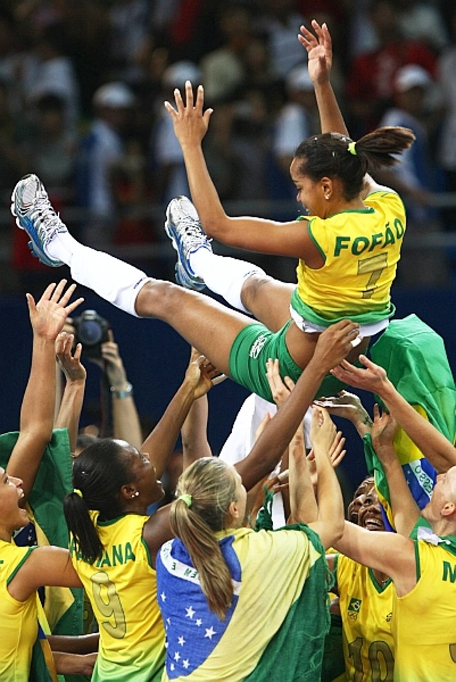 Fofão encerrou a vitoriosa carreira na seleção com o ouro olímpico no vôlei. |